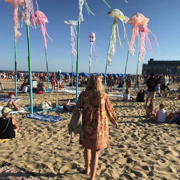 Sold out - Picture 2 of 3